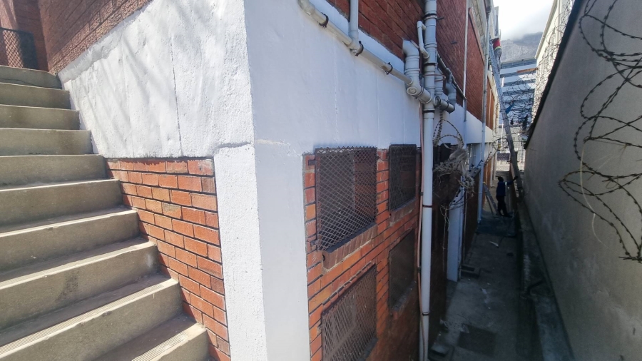 1 Bedroom Property for Sale in Woodstock Western Cape